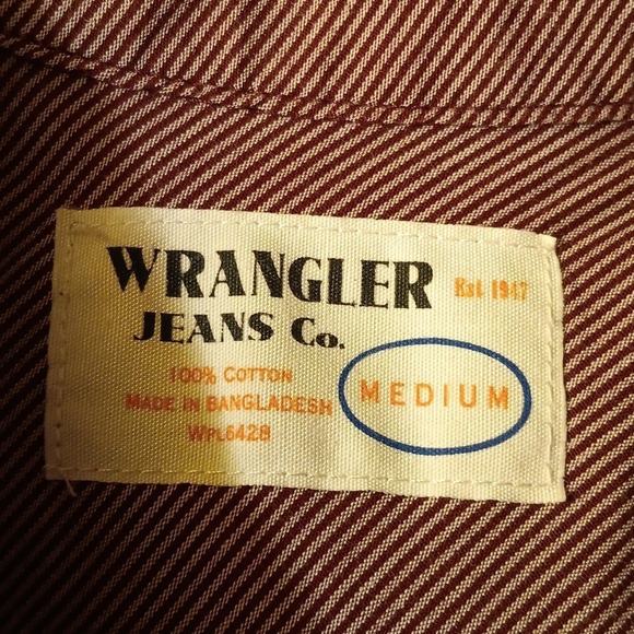 Wrangler cowboy 🤠 button down casual shirt medium - Picture 3 of 3